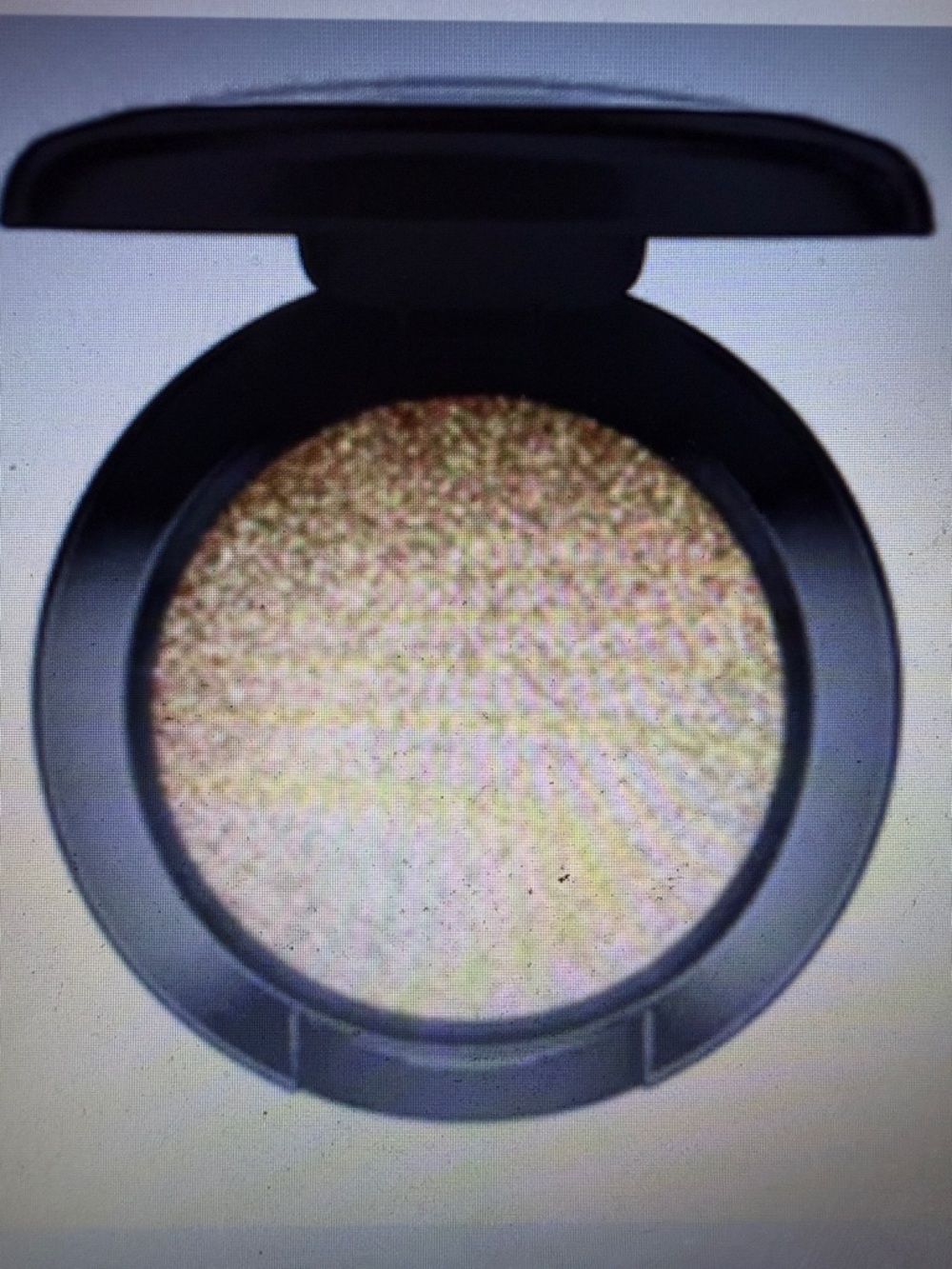 MAC - Dazzle Shadow - “I Like to Watch”